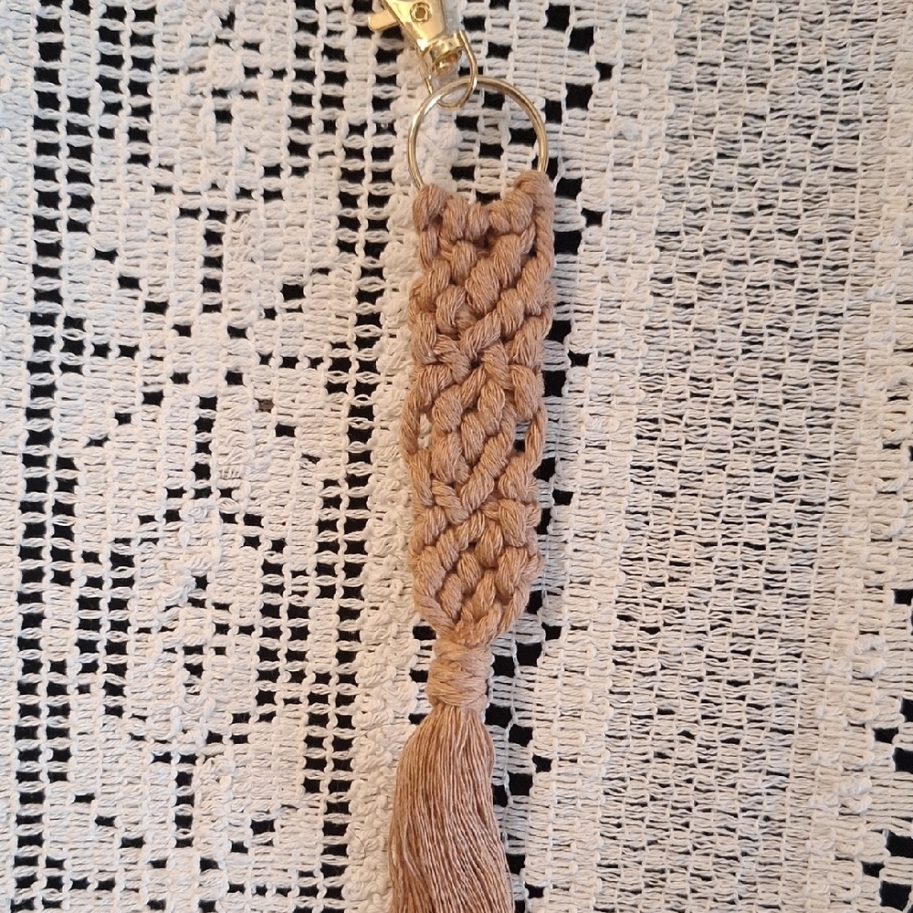 Handcrafted Macramé Keychain Set - Neutral Tones - Picture 11 of 12